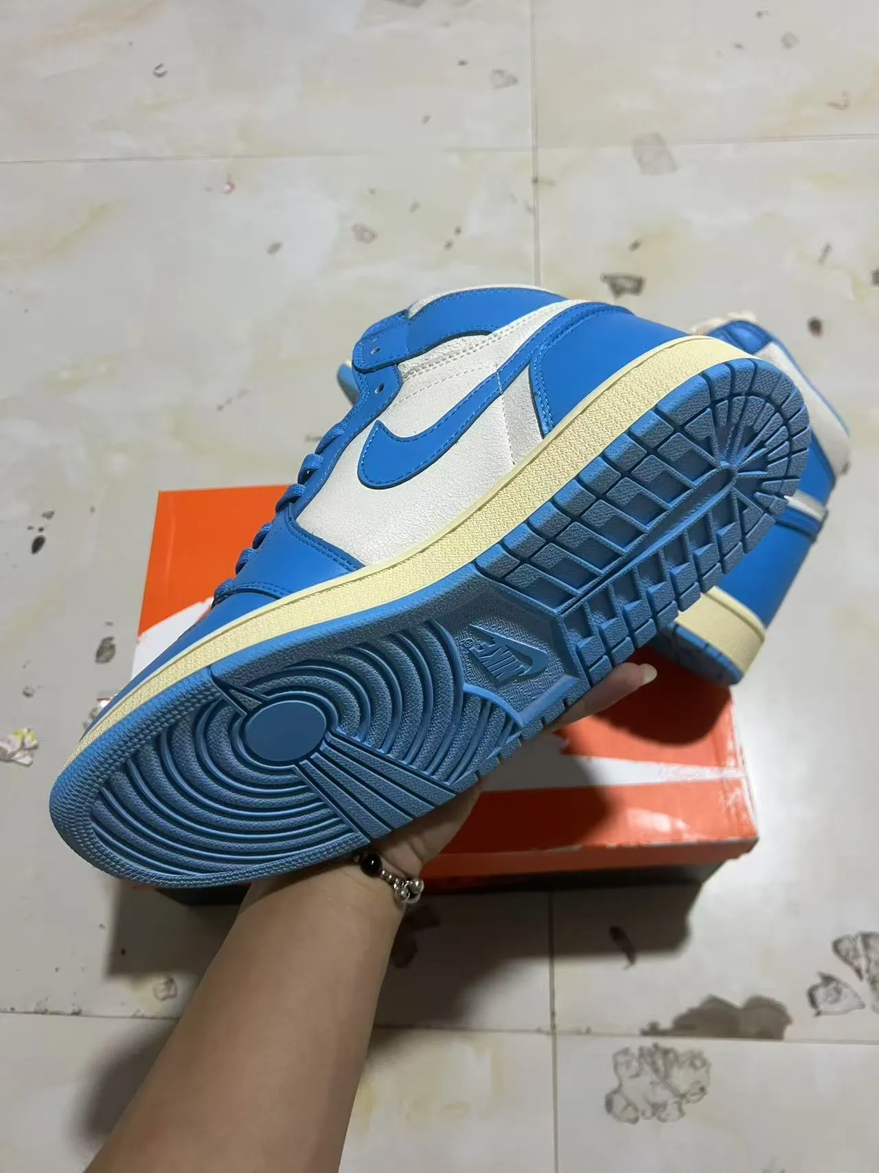 Air Jordan 1 High tênis de basquete azul royal e branco 6