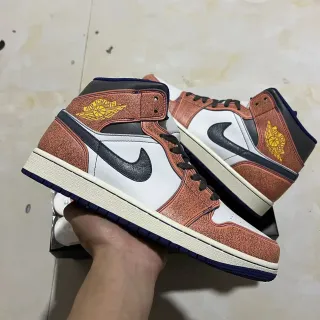 Air Jordan 1 High 陶土白黑海军蓝篮球鞋