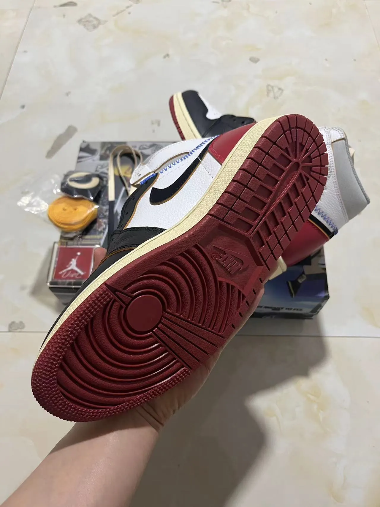 Air Jordan 1 High White Black Red Gray Basketball Shoes 6