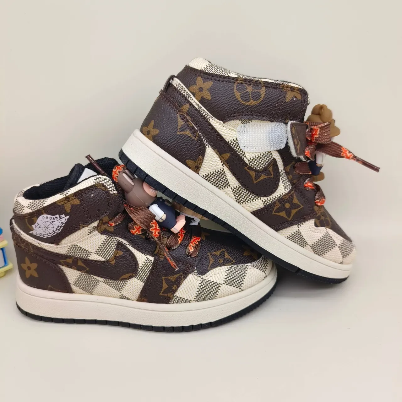 Air Jordan 1 Low sneakers lifestyle rose et blanc 12