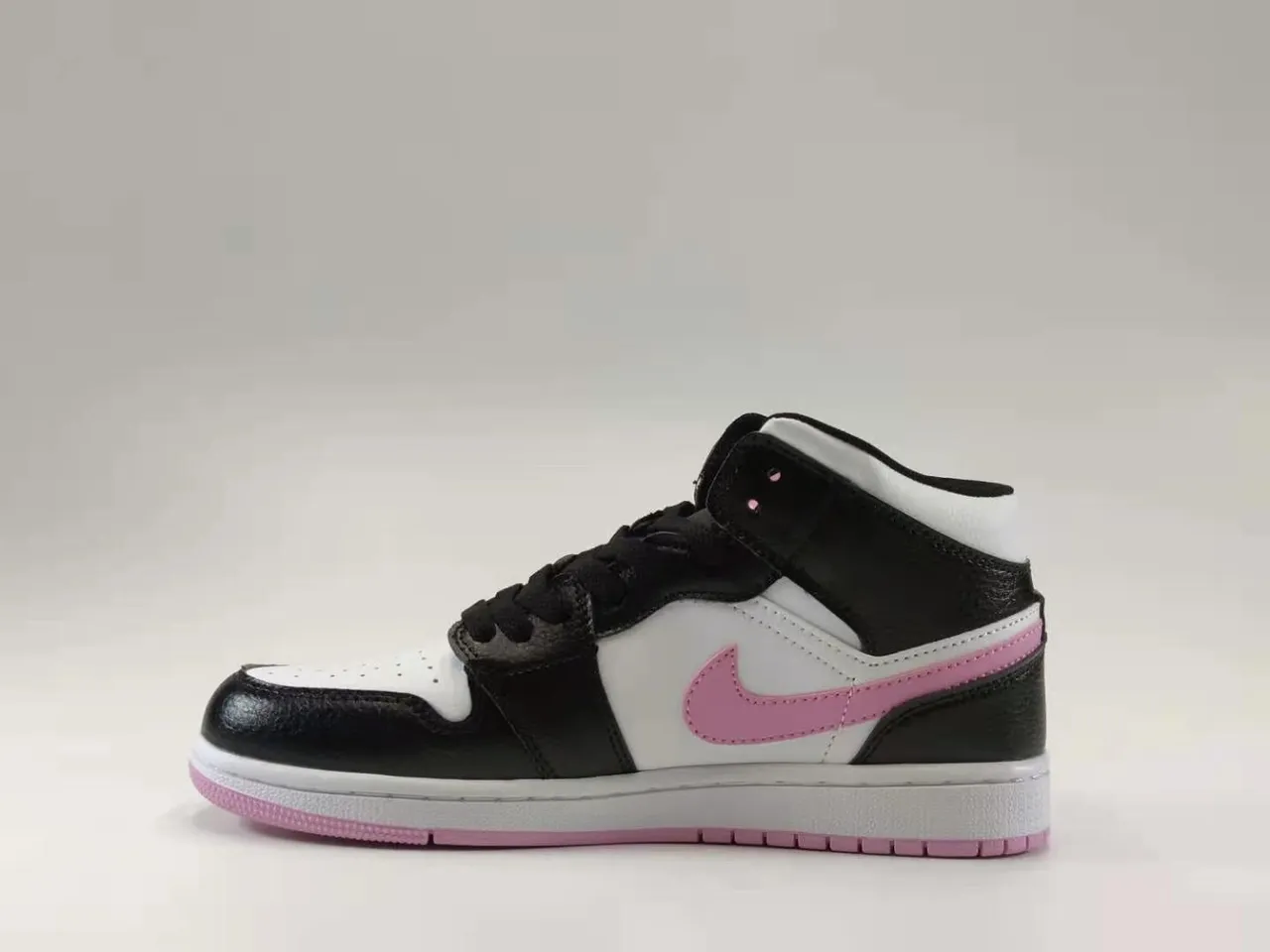 Air Jordan 1 Mid Black White Pink Basketball Shoes 3