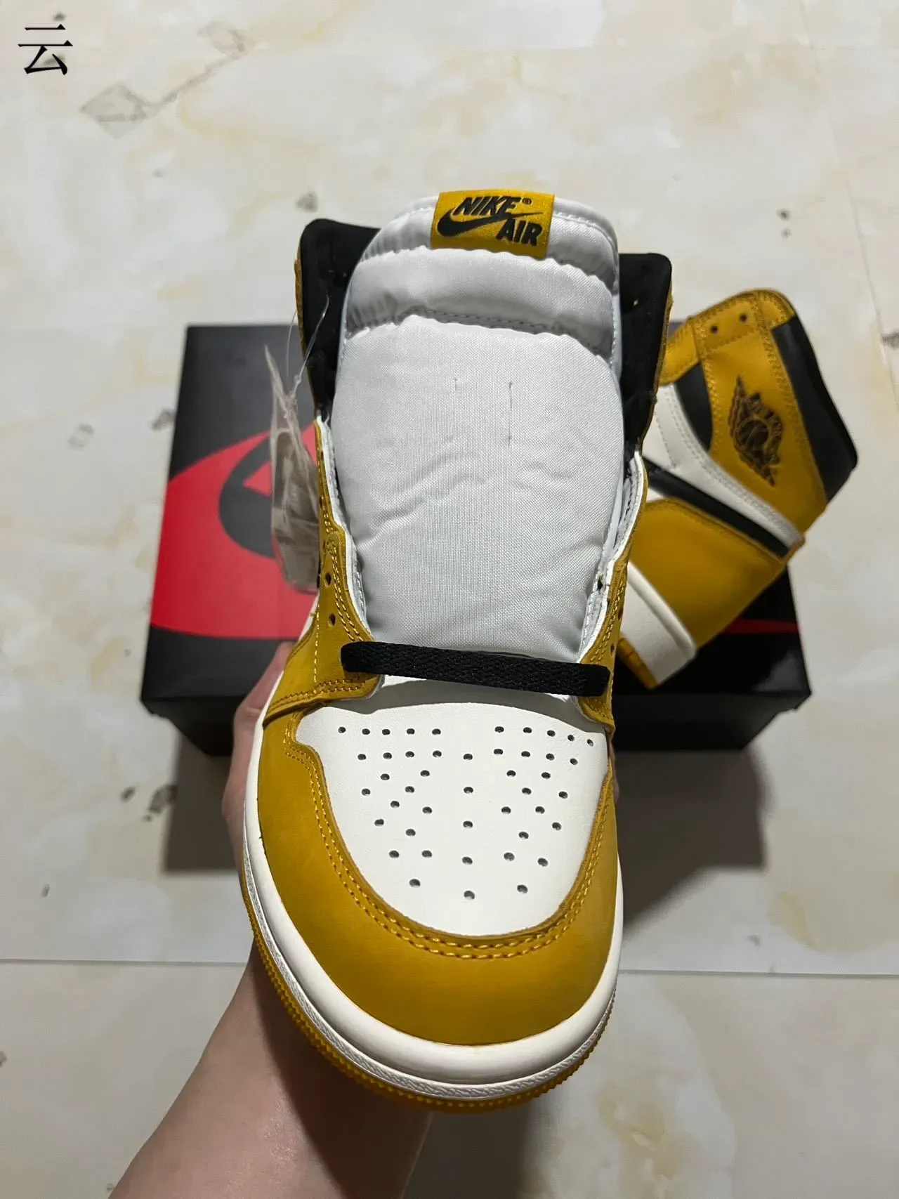 Air Jordan 1 Mustard Yellow Black White Tênis de Basquete 2