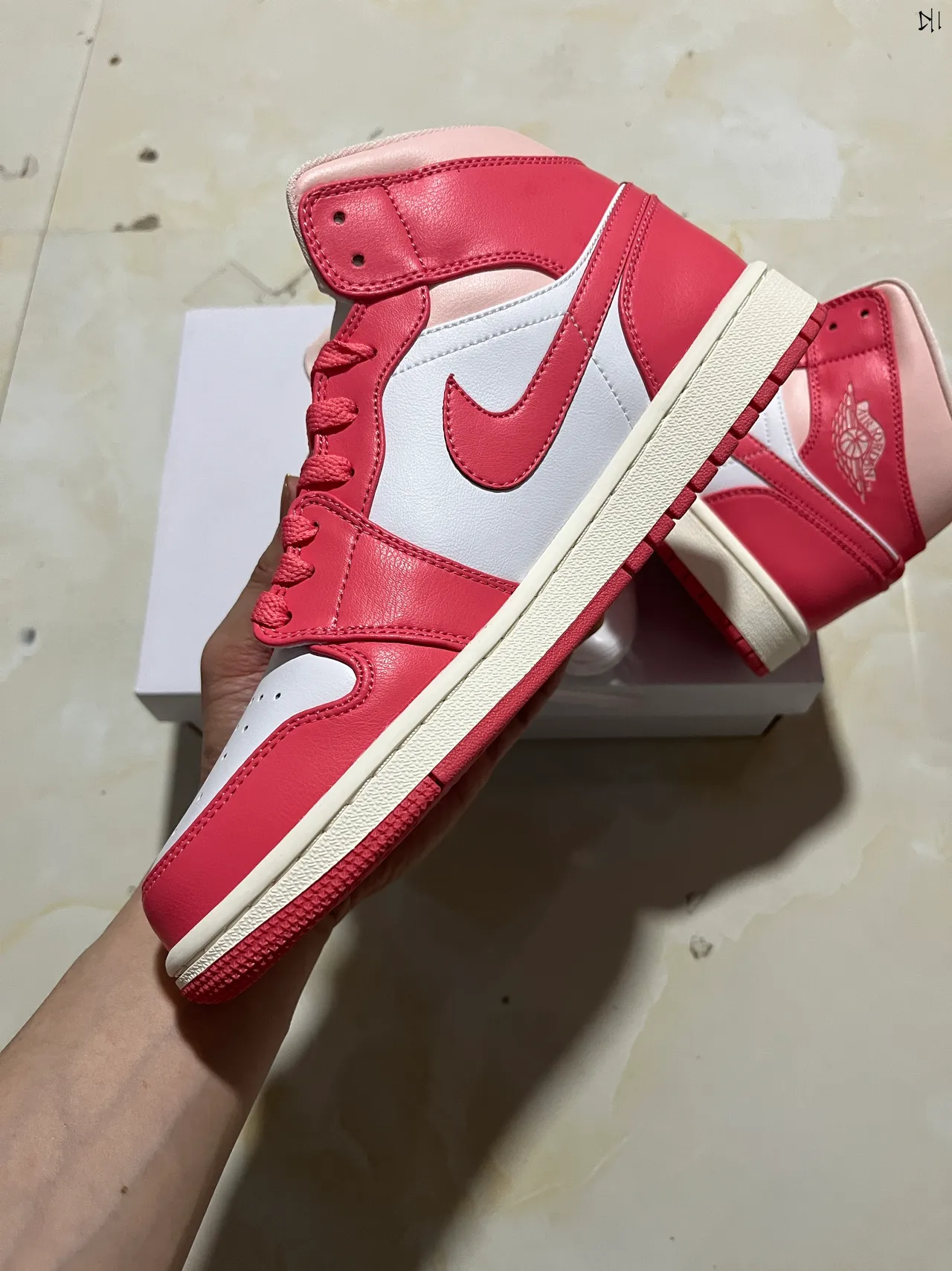 Air Jordan 1 Rosa e Branco High Top Sapatos de Basquete 2