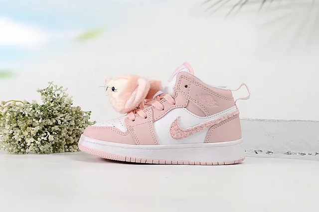 Chaussures de basketball montantes Air Jordan 1 rose et blanc 2