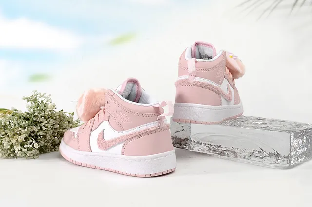 Chaussures de basketball montantes Air Jordan 1 rose et blanc 6