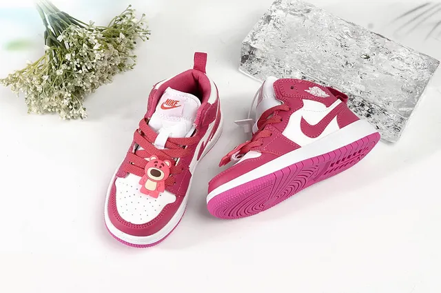 Chaussures de basketball montantes Air Jordan 1 rose et blanc 8
