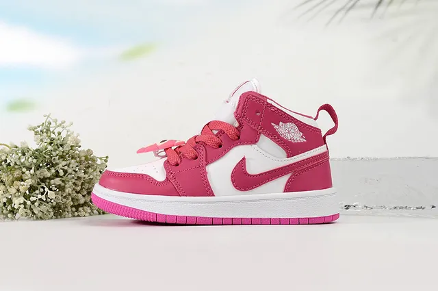 Chaussures de basketball montantes Air Jordan 1 rose et blanc 9