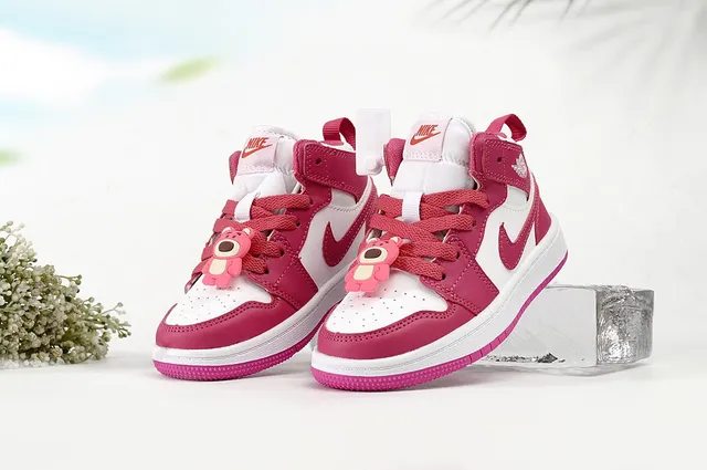 Chaussures de basketball montantes Air Jordan 1 rose et blanc 14