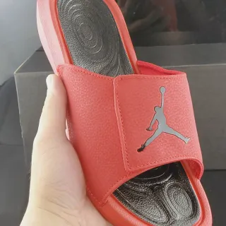 Air Jordan 1 Slide लाल काली चप्पलें