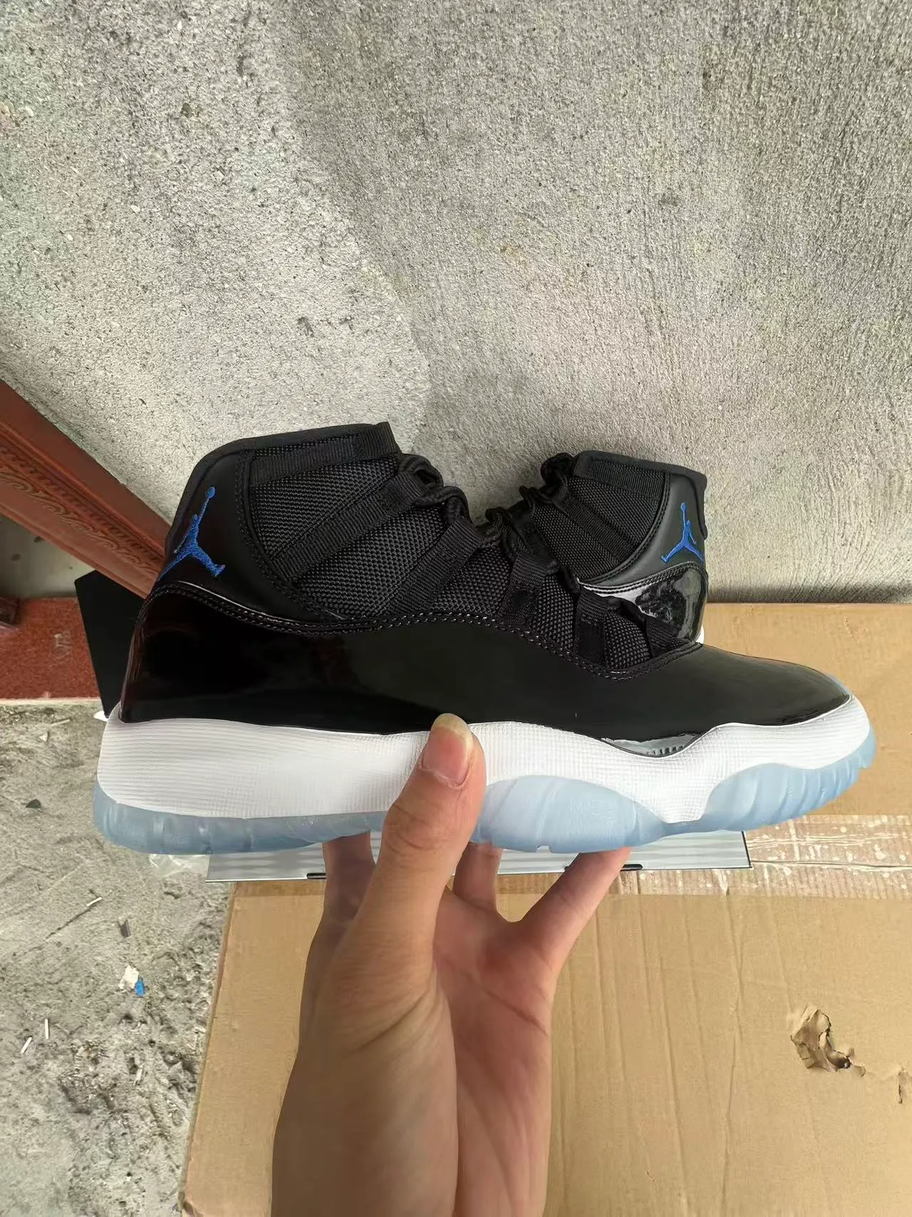 Air Jordan 11 Black Concord Basketball Shoes 2