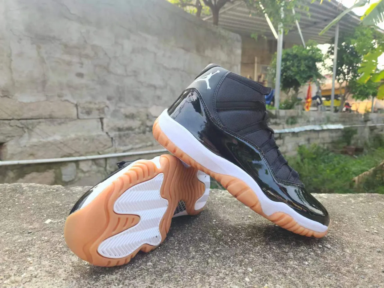 Air Jordan 11 Black Patent Leather Gum Basketball Shoes 4