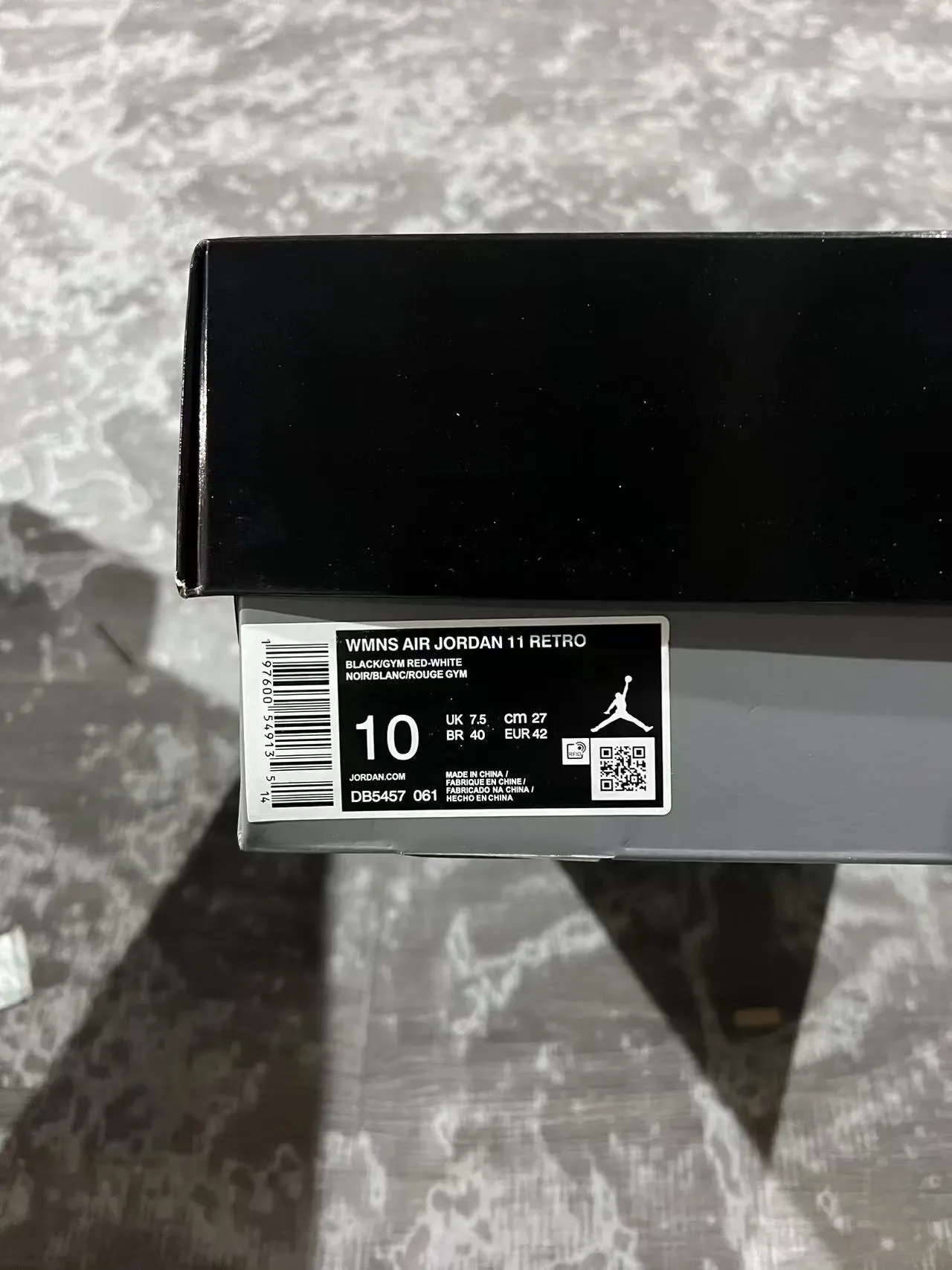Air Jordan 11 Preto Branco Vermelho Veludo Tênis de Basquete Cano Alto 10