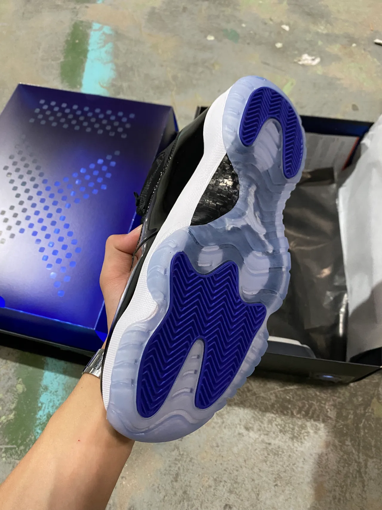Air Jordan 11 Glossy Black White Icy Blue Basketball Shoes 5