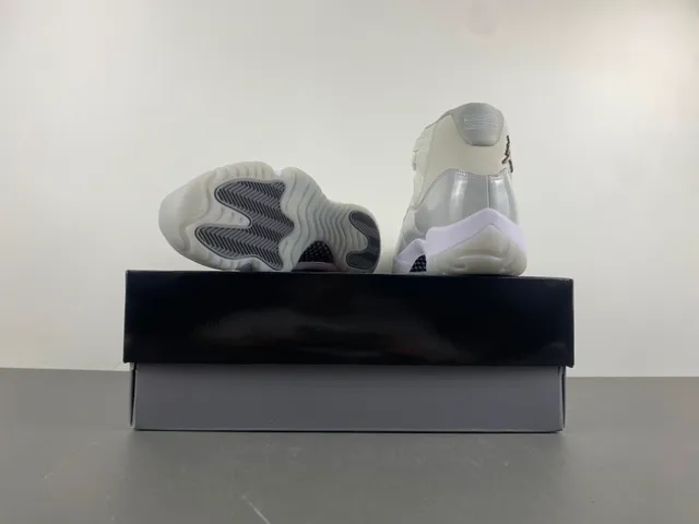 Air Jordan 11 Gray White High-Top Patent Leather Toe Basketball Shoes 17