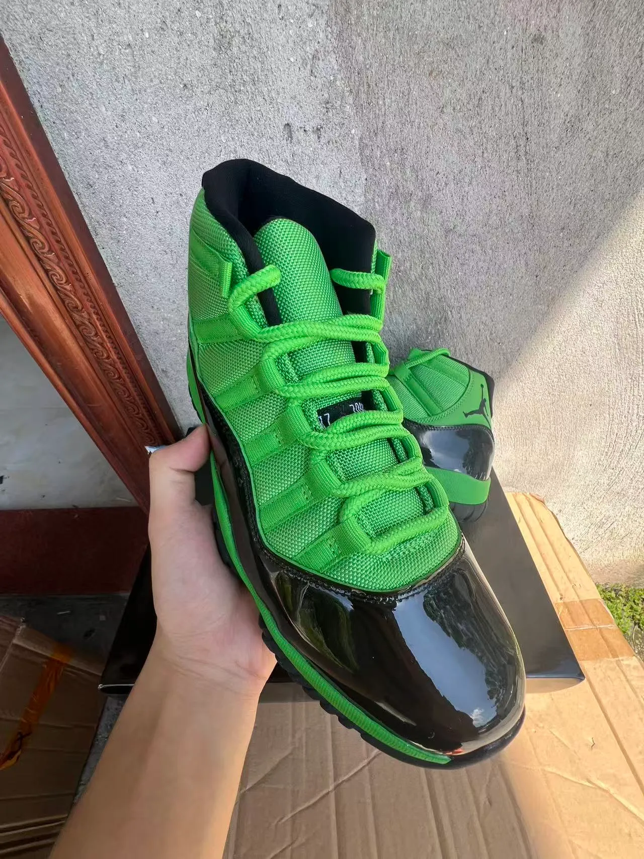 Air Jordan 11 Green Black High-Top Patent Leather Mudguard Basketball Shoes 2