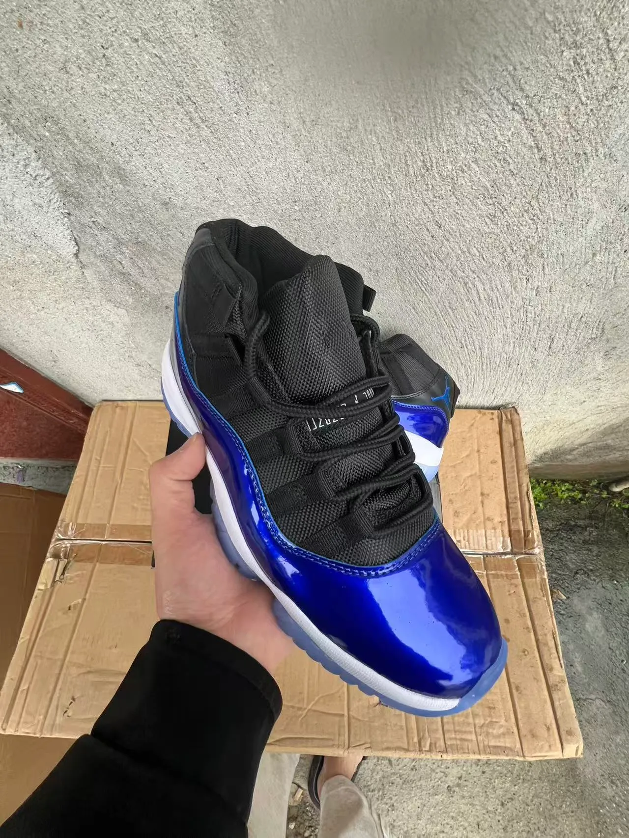 Air Jordan 11 Royal Blue Patent Leather Basketball Shoes 2
