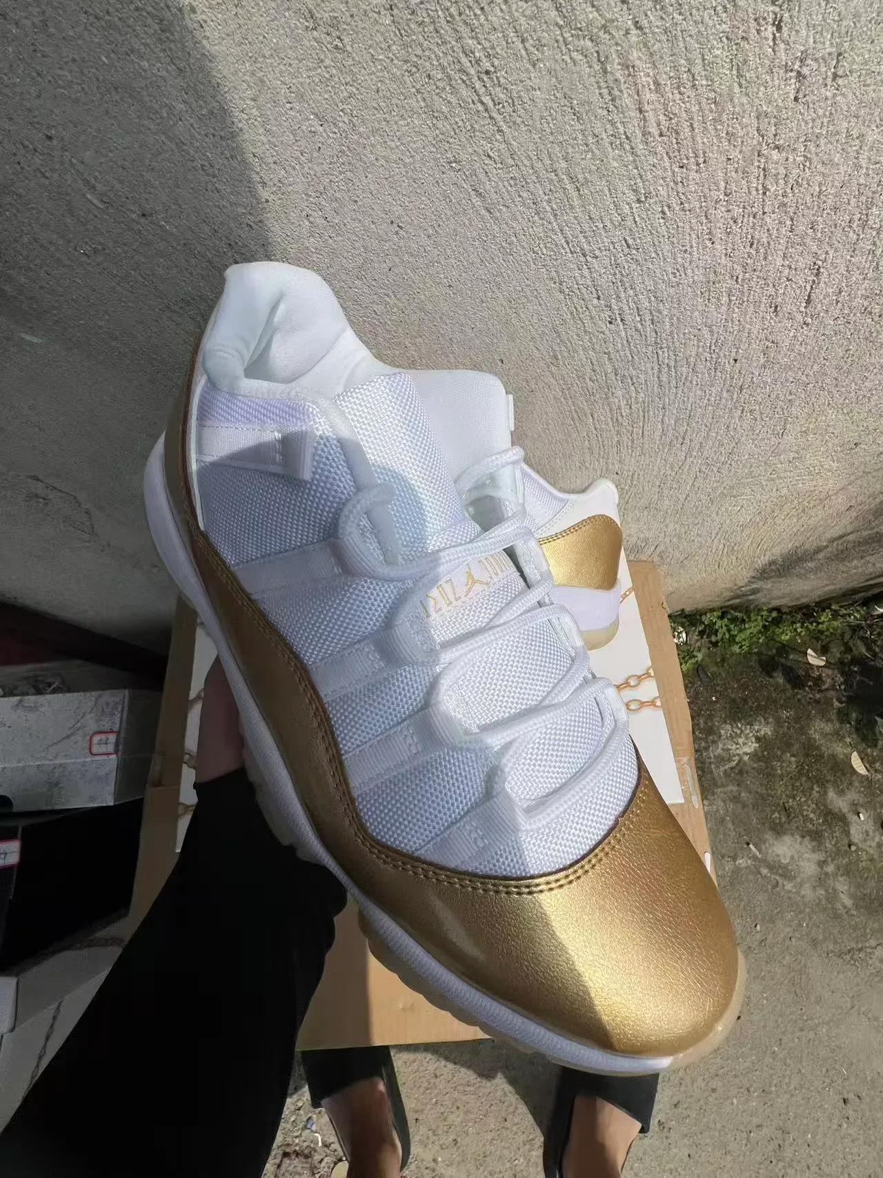 Air Jordan 11 White and Gold Patent Leather Basketball Shoes 2