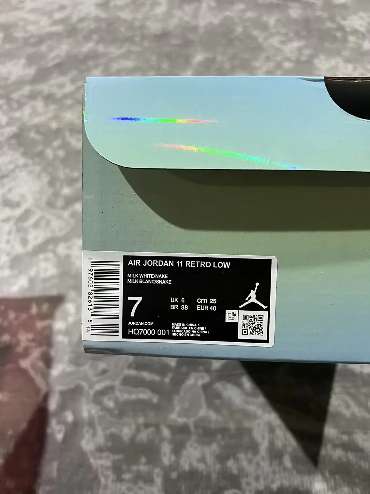 Air Jordan 11 White Iridescent Gray Basketball Shoes 2