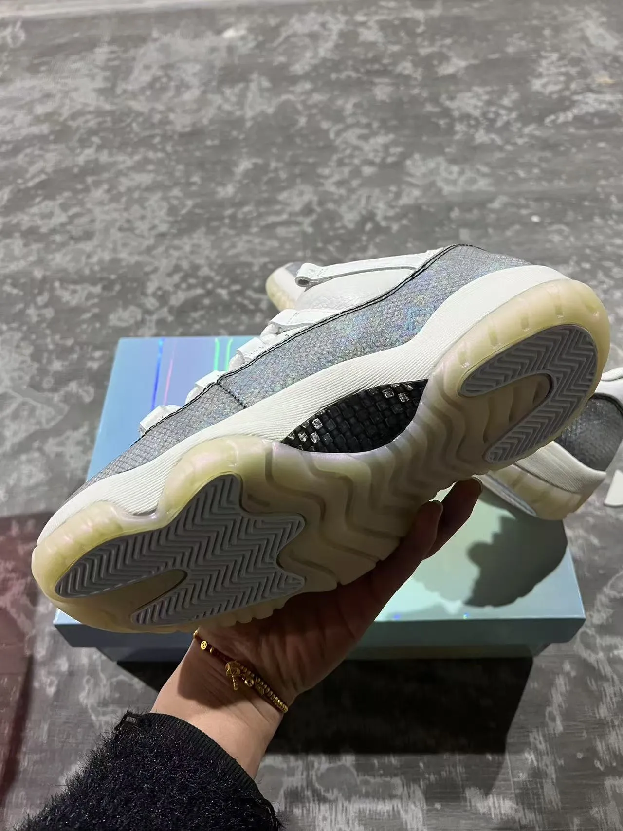 Air Jordan 11 White Iridescent Gray Basketball Shoes 5