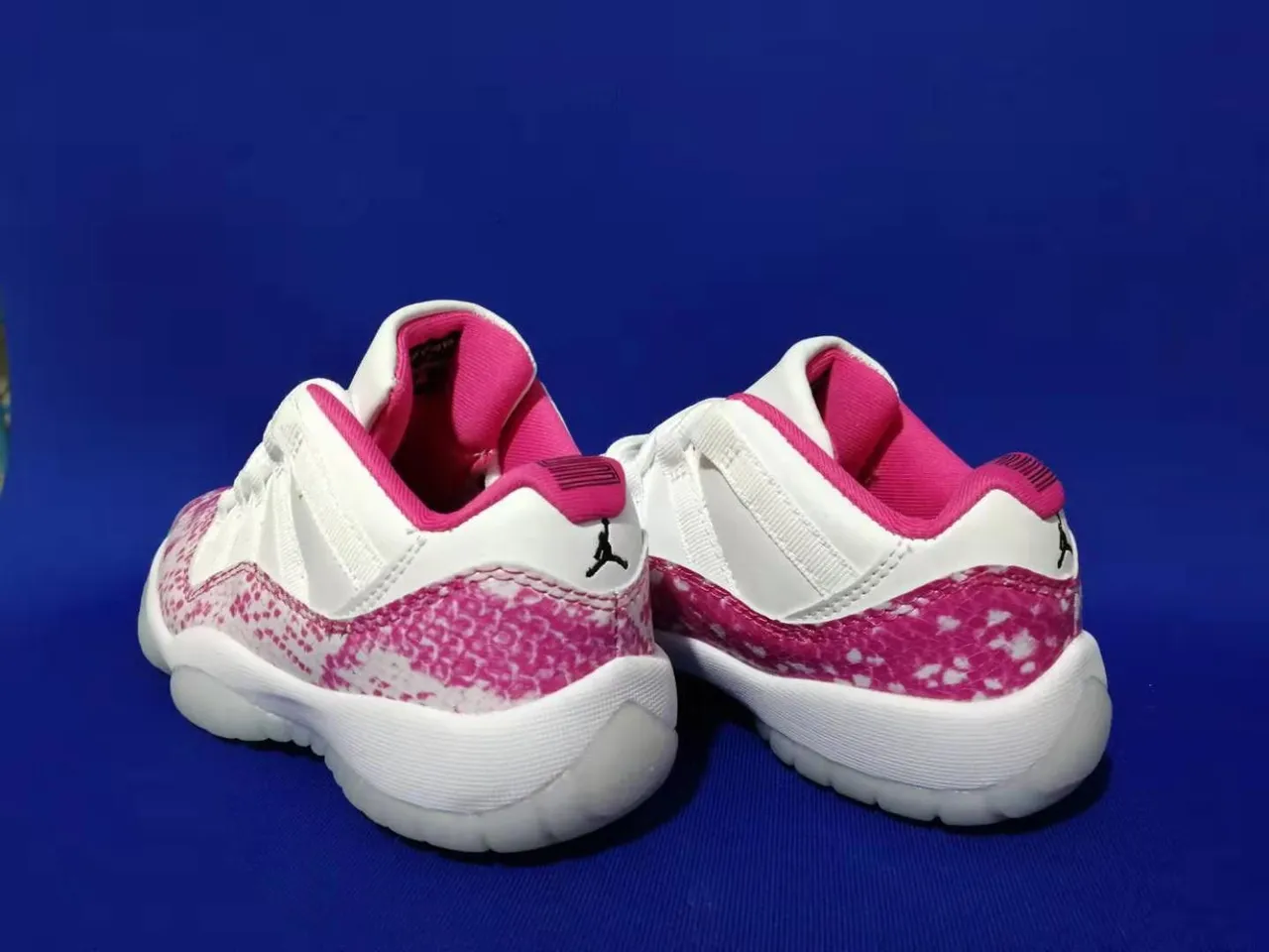 Air Jordan 11 White Pink Speckle Basketball Shoes 2