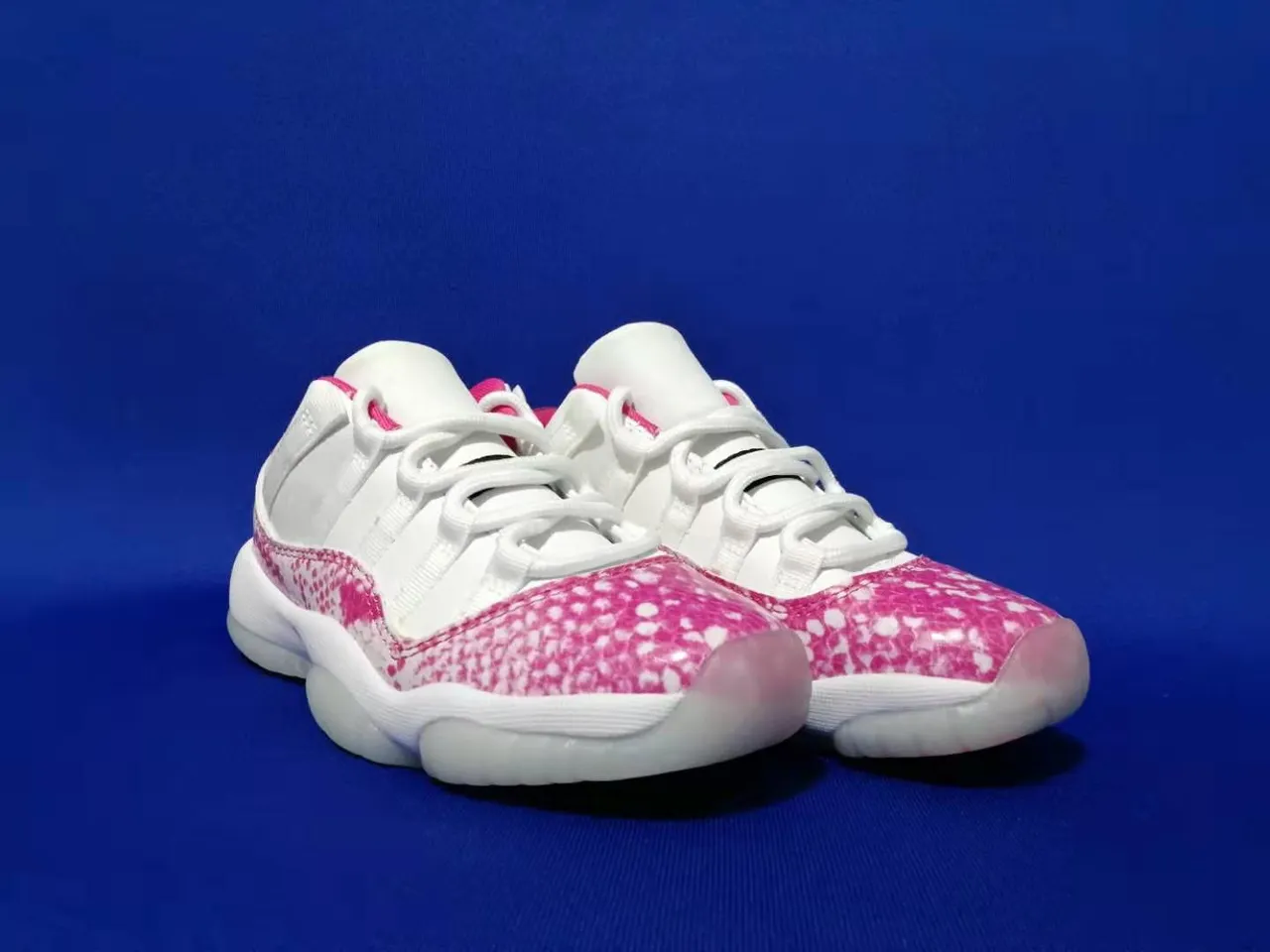 Air Jordan 11 White Pink Speckle Basketball Shoes 3