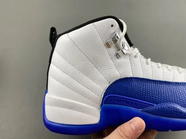 Air Jordan 12 Chaussures de Basketball Blanc et Bleu Royal 2