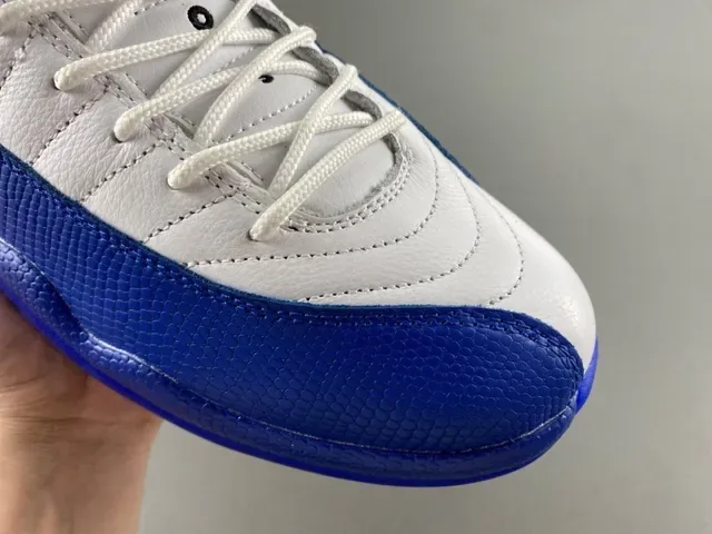 Air Jordan 12 Chaussures de Basketball Blanc et Bleu Royal 3