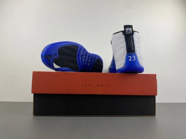 Air Jordan 12 Chaussures de Basketball Blanc et Bleu Royal 16