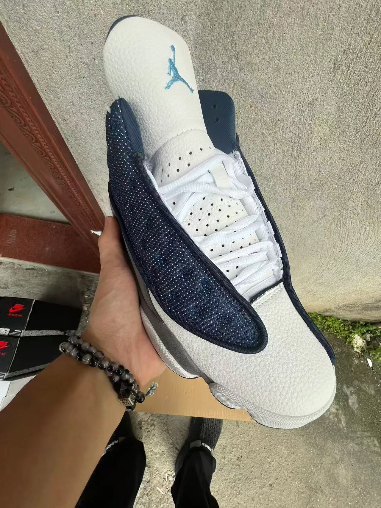 Air Jordan 13 tênis de basquete azul-marinho e branco 2