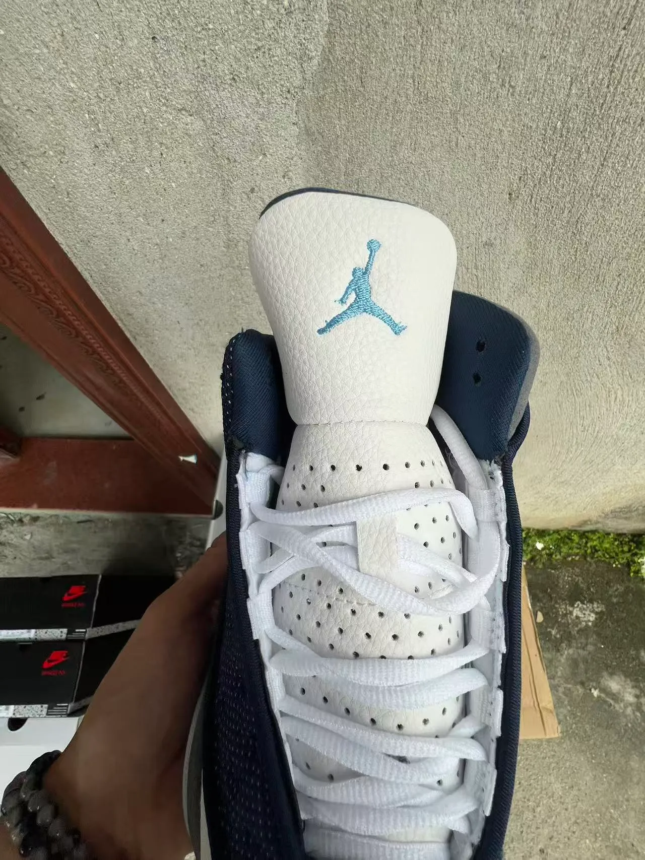 Air Jordan 13 tênis de basquete azul-marinho e branco 4