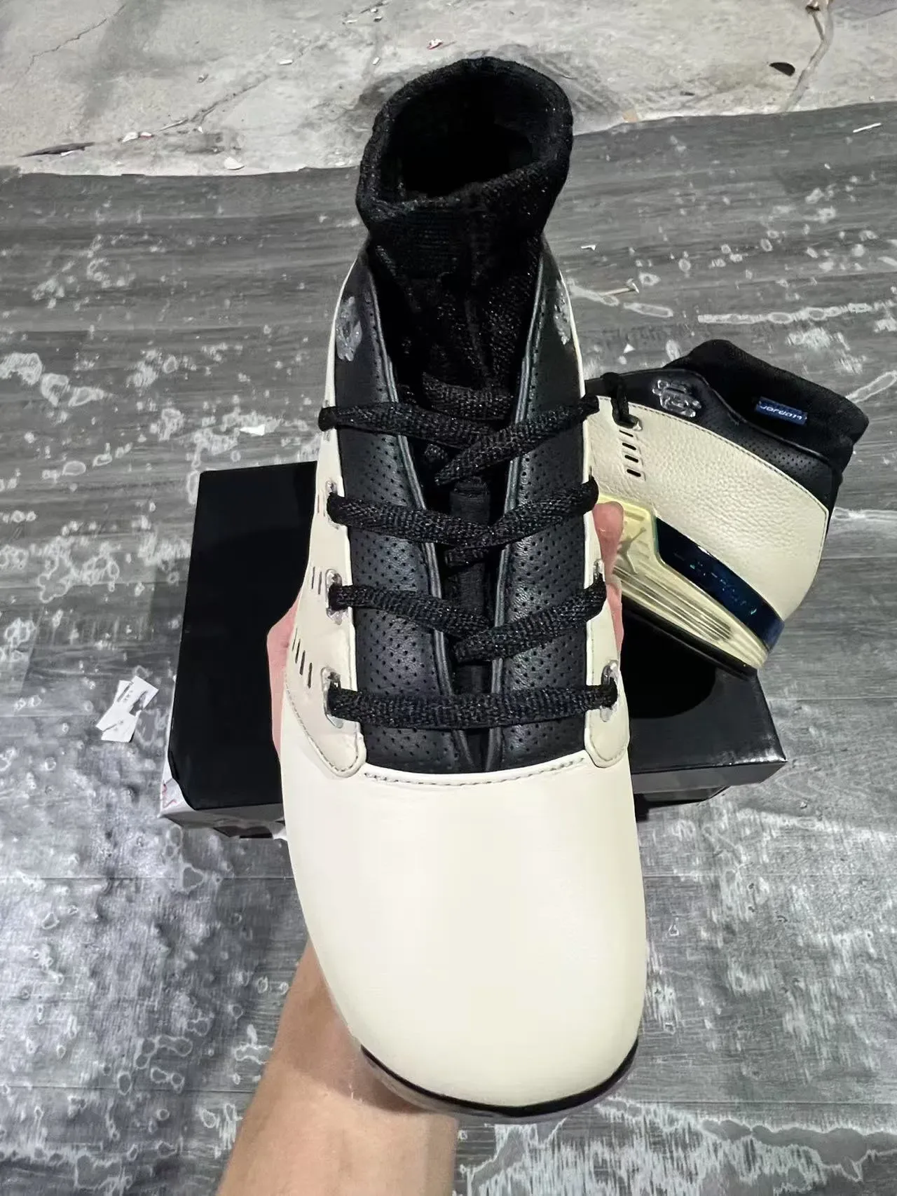 Air Jordan 17 Off-White et Noir Chaussures de Basketball 3