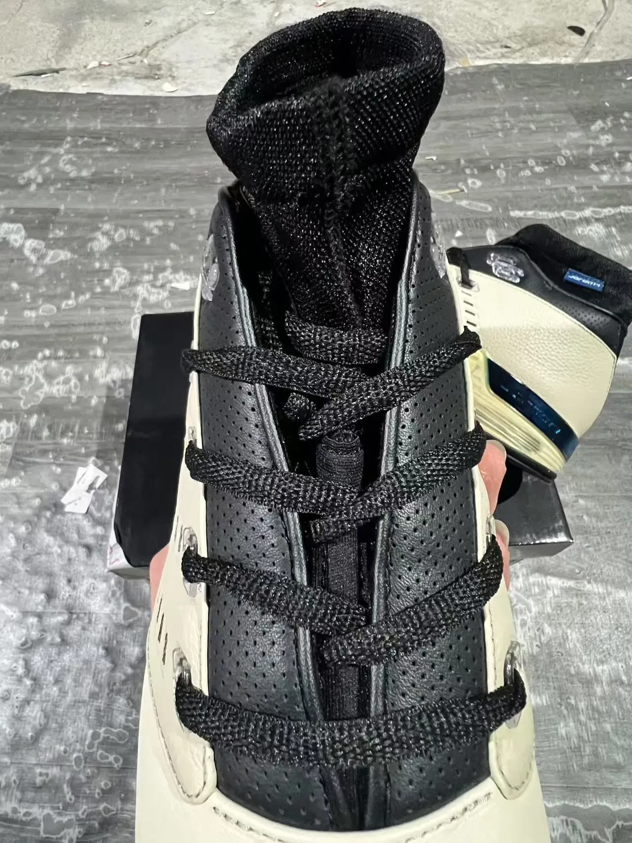 Air Jordan 17 Off-White et Noir Chaussures de Basketball 4