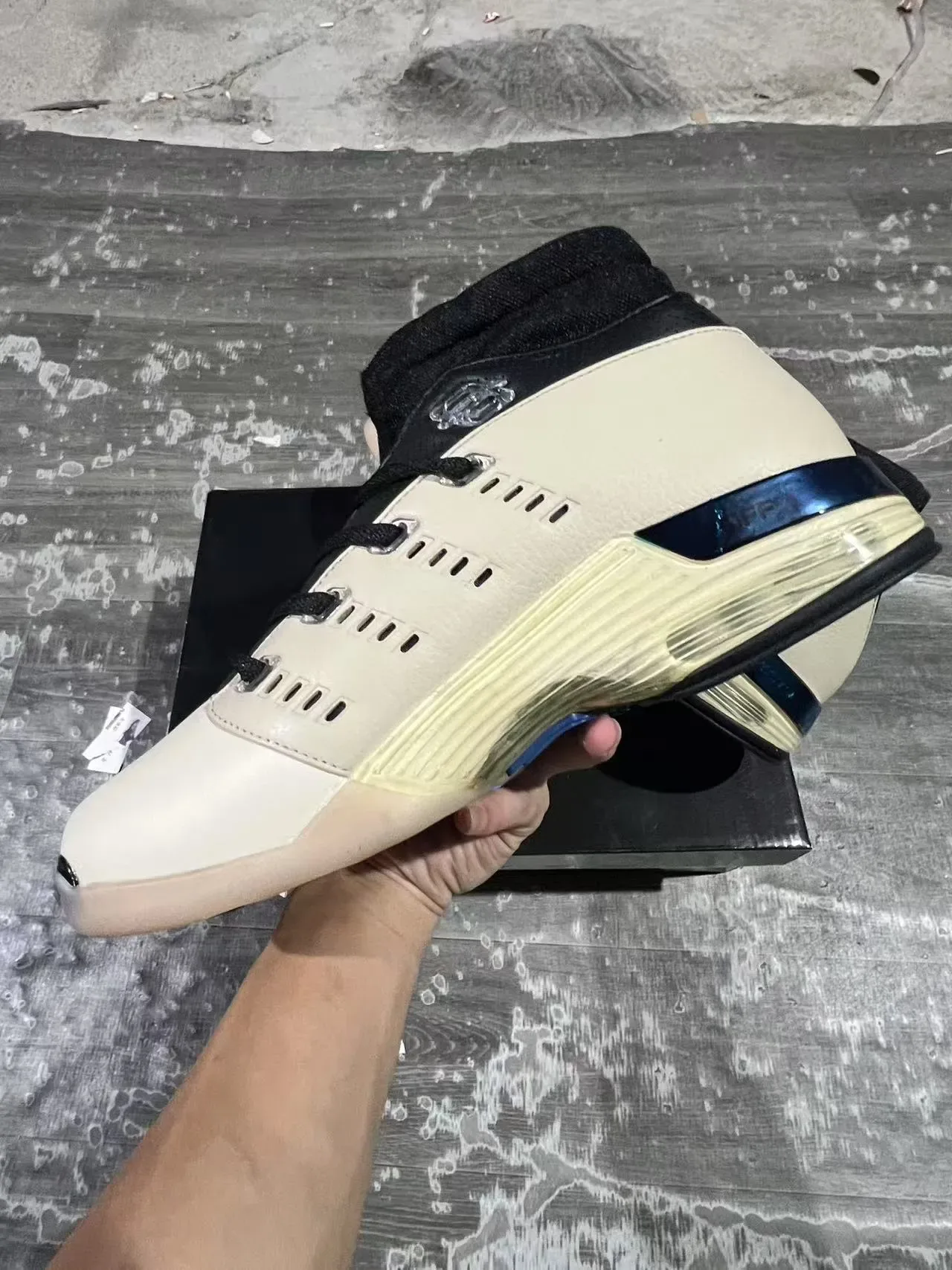 Air Jordan 17 Off-White et Noir Chaussures de Basketball 5