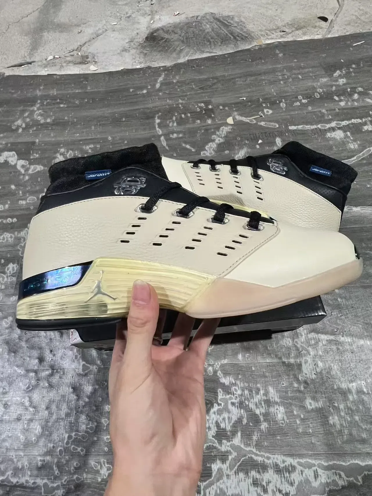 Air Jordan 17 Off-White et Noir Chaussures de Basketball 7