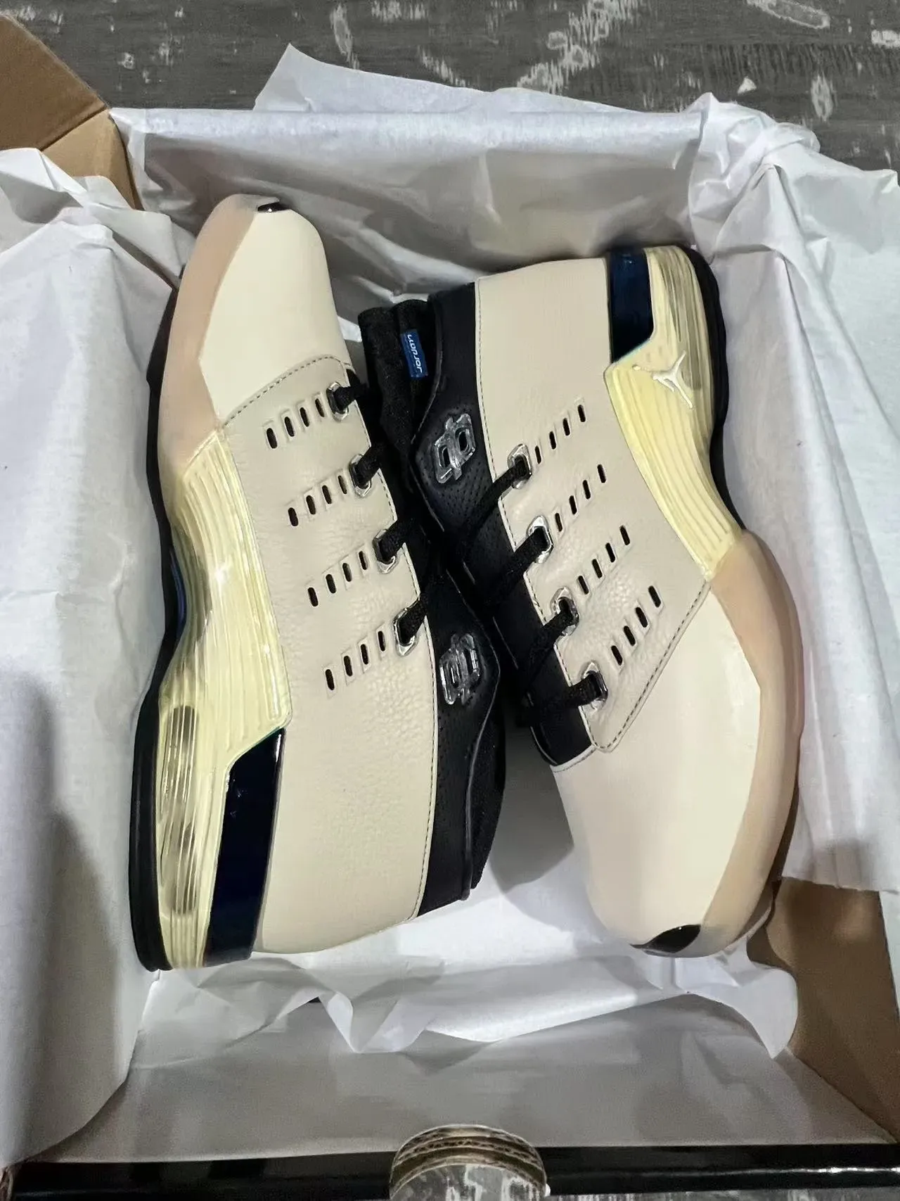 Air Jordan 17 Off-White et Noir Chaussures de Basketball 9