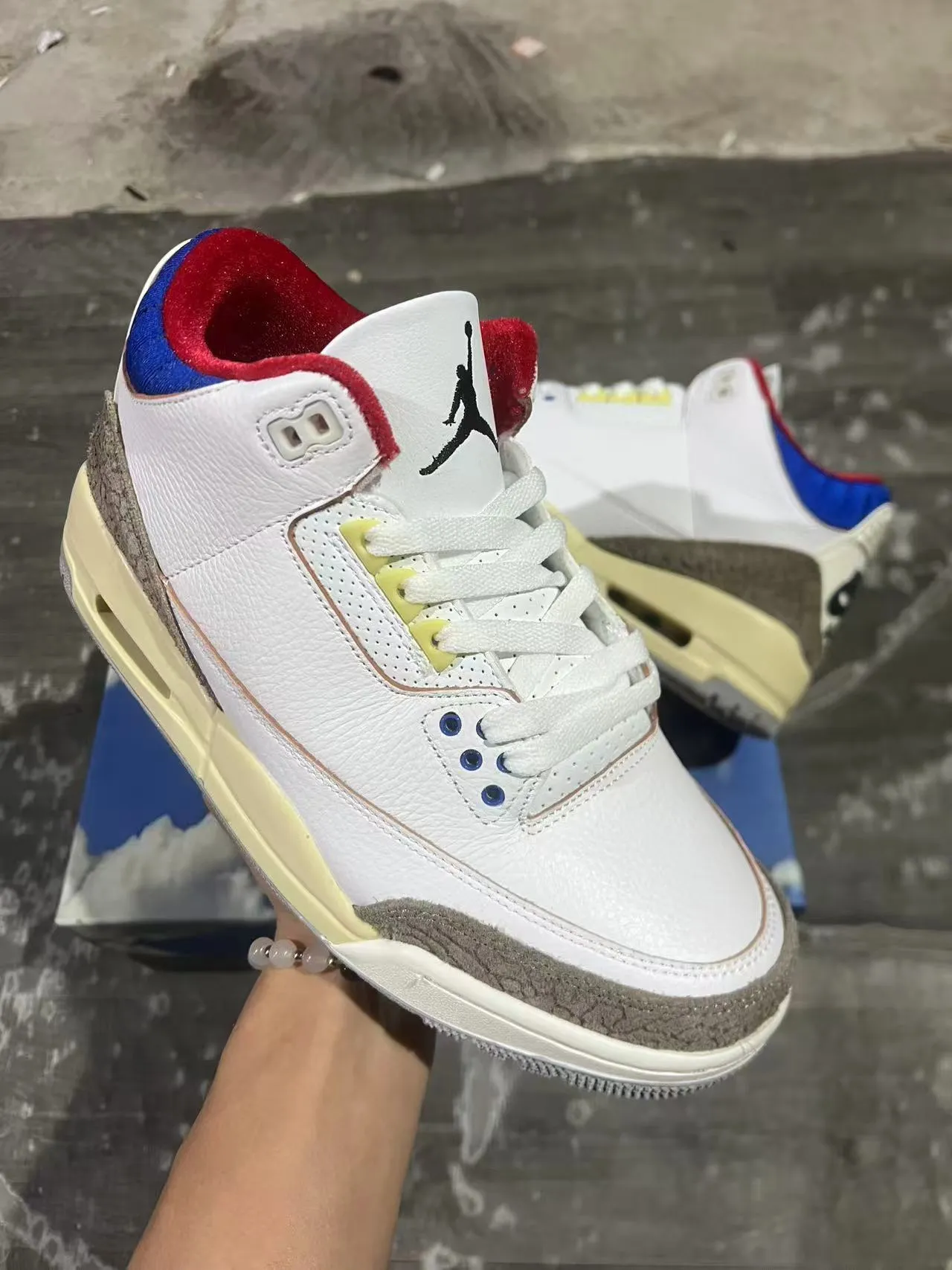 Air Jordan 3 Zapatos de Baloncesto Blancos y Beige con Estampa de Elefante 2