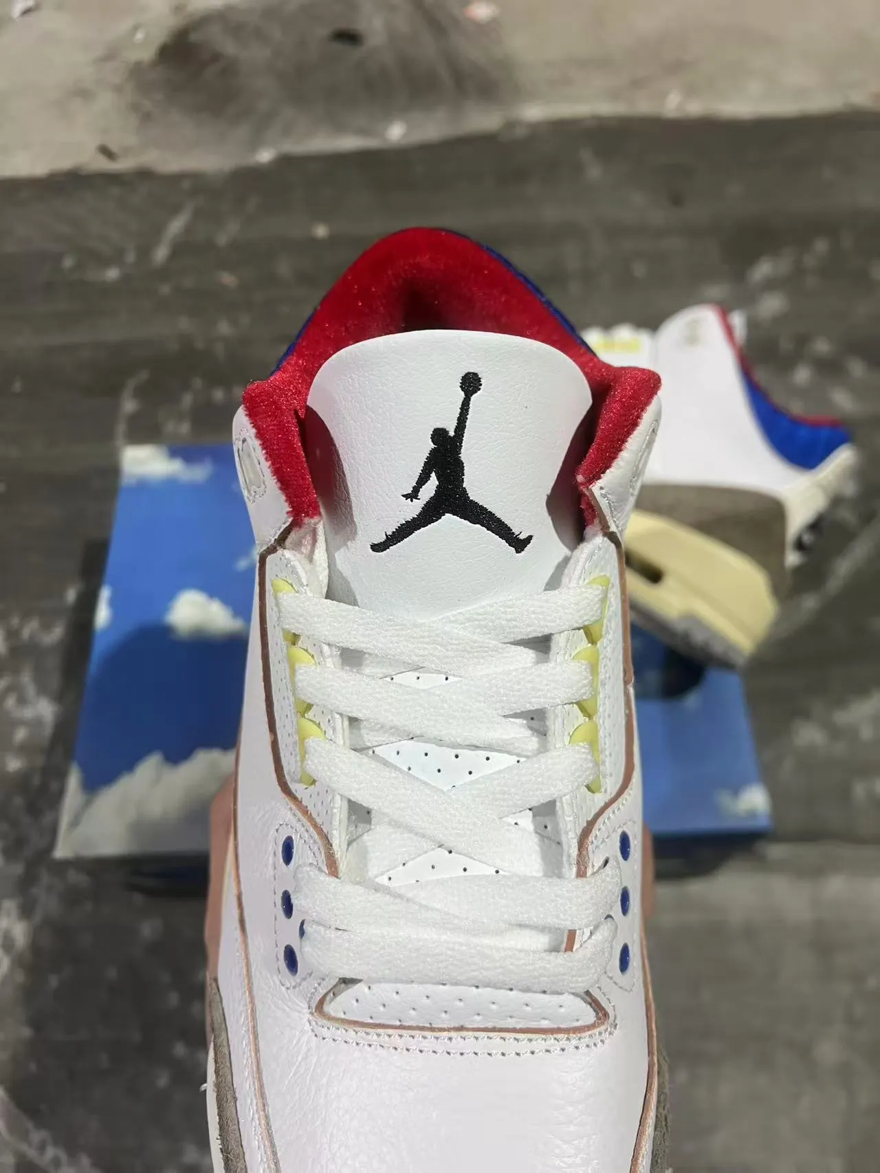 Air Jordan 3 Zapatos de Baloncesto Blancos y Beige con Estampa de Elefante 4