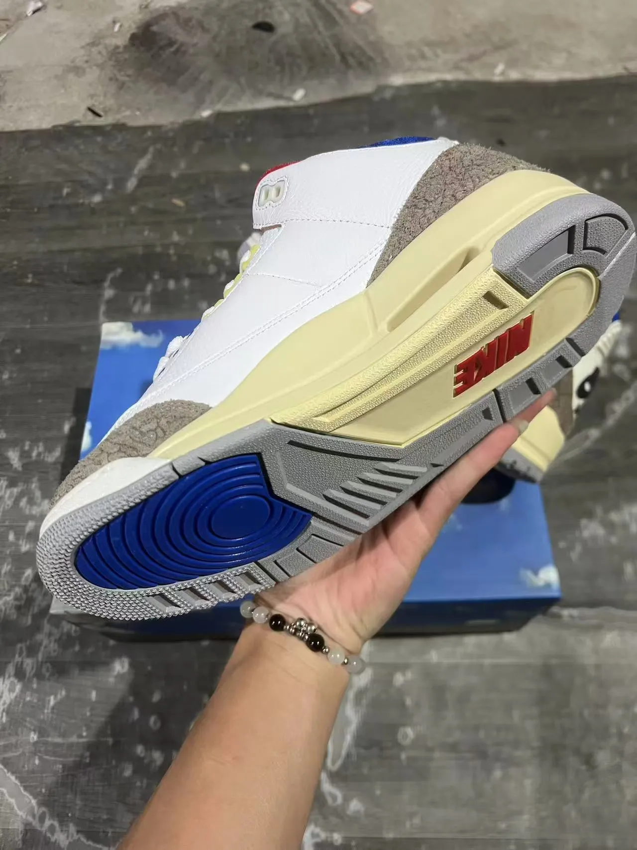 Air Jordan 3 Zapatos de Baloncesto Blancos y Beige con Estampa de Elefante 6