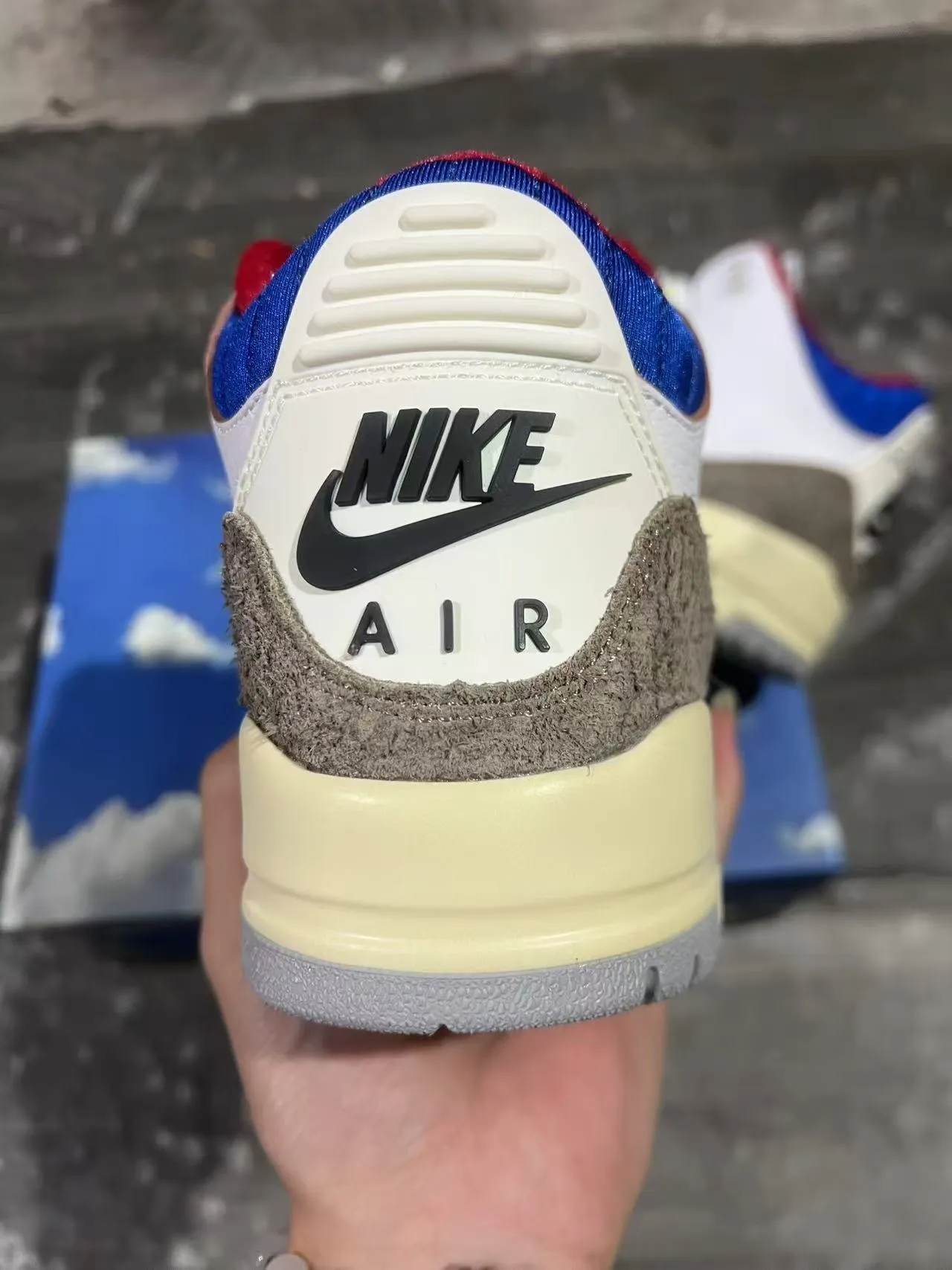 Air Jordan 3 Zapatos de Baloncesto Blancos y Beige con Estampa de Elefante 8