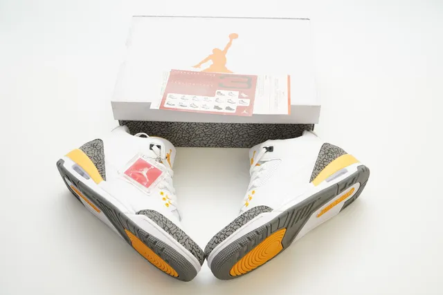 Air Jordan 3 White Cement Yellow Basketball Shoes 4
