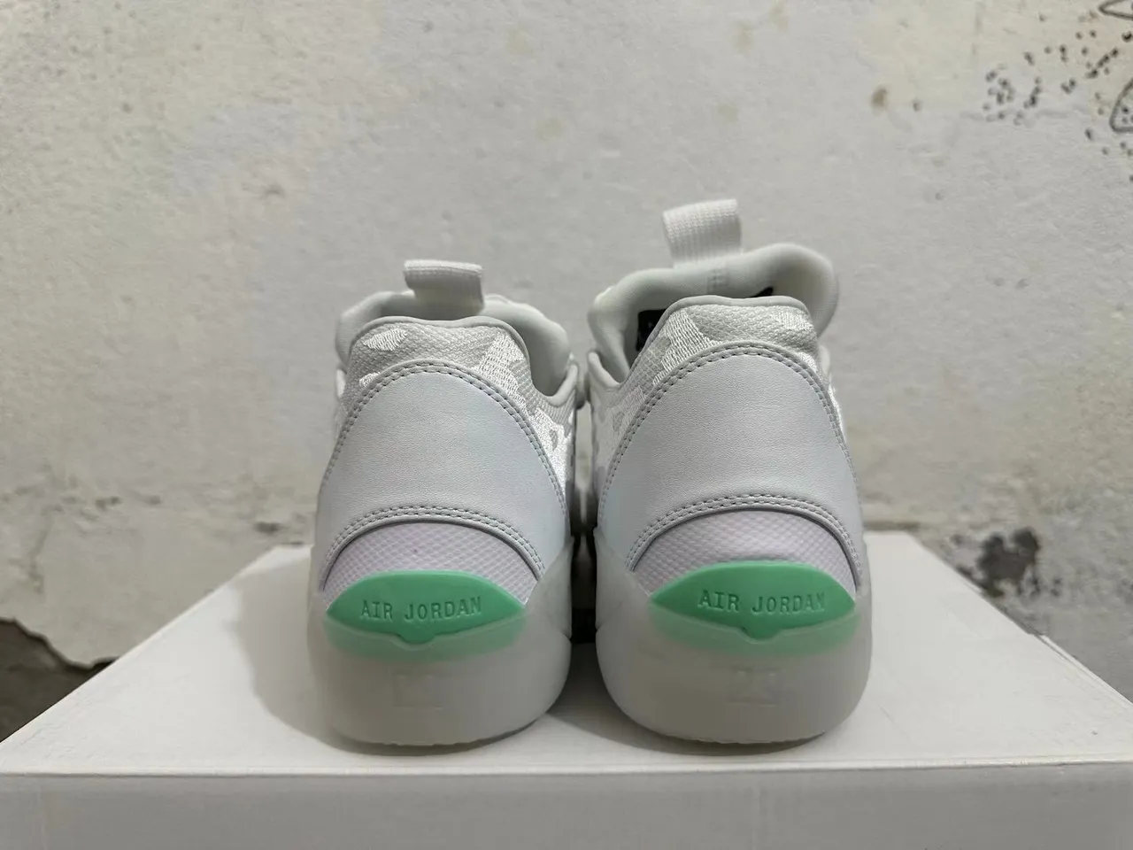 Tênis de basquete Air Jordan 37 Low branco verde menta 2