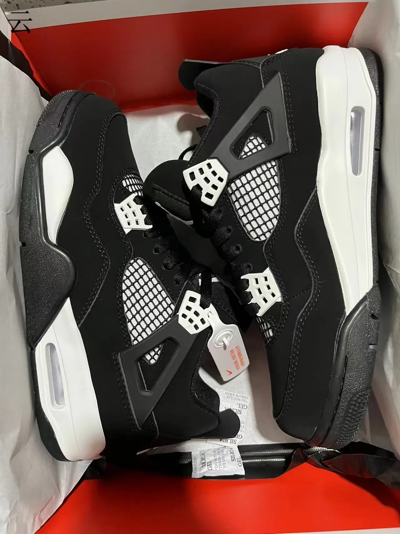Air Jordan 4 Tênis de Basquete Preto e Branco 8