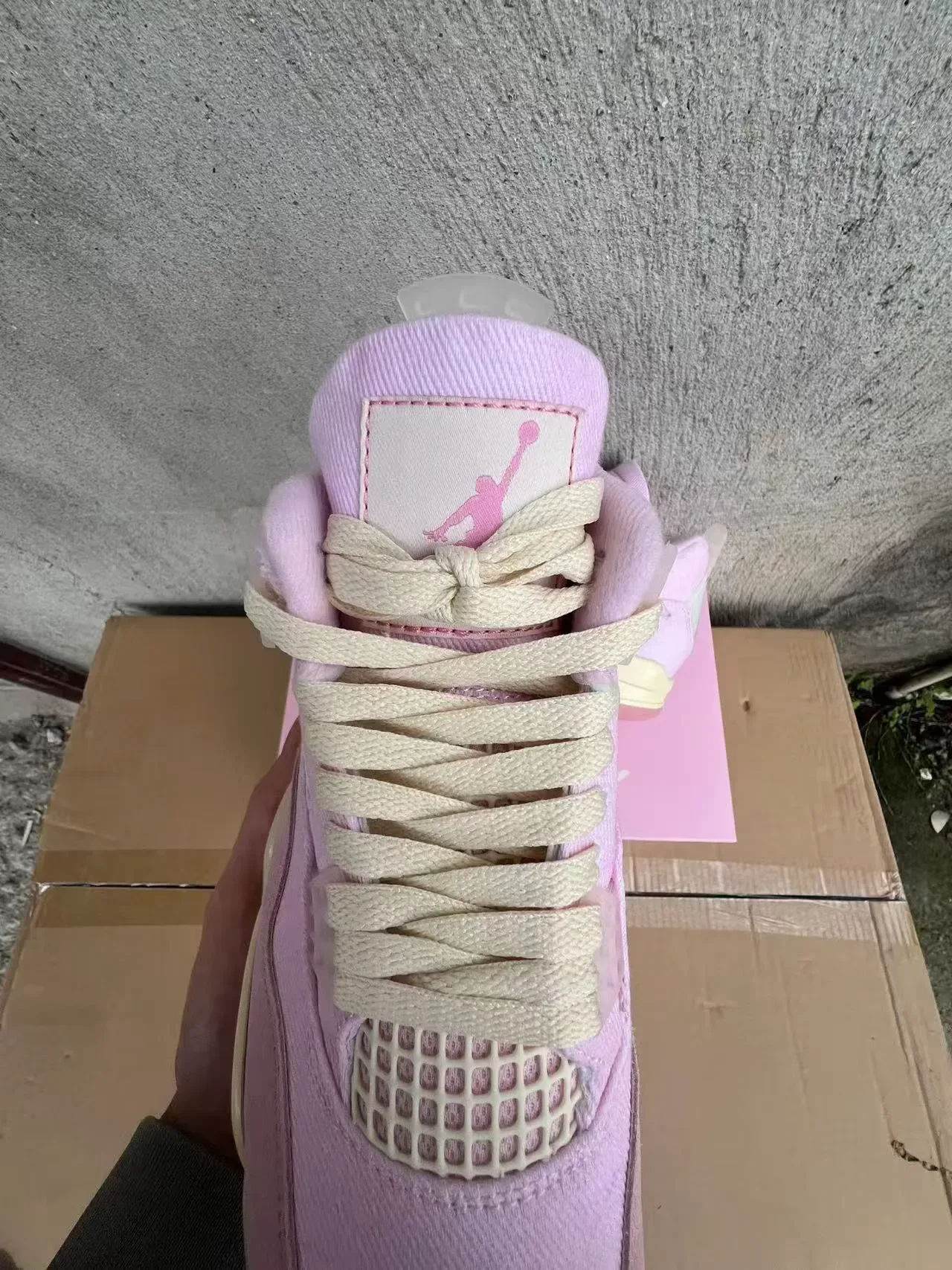 Tênis lifestyle Air Jordan 4 rosa e creme 4
