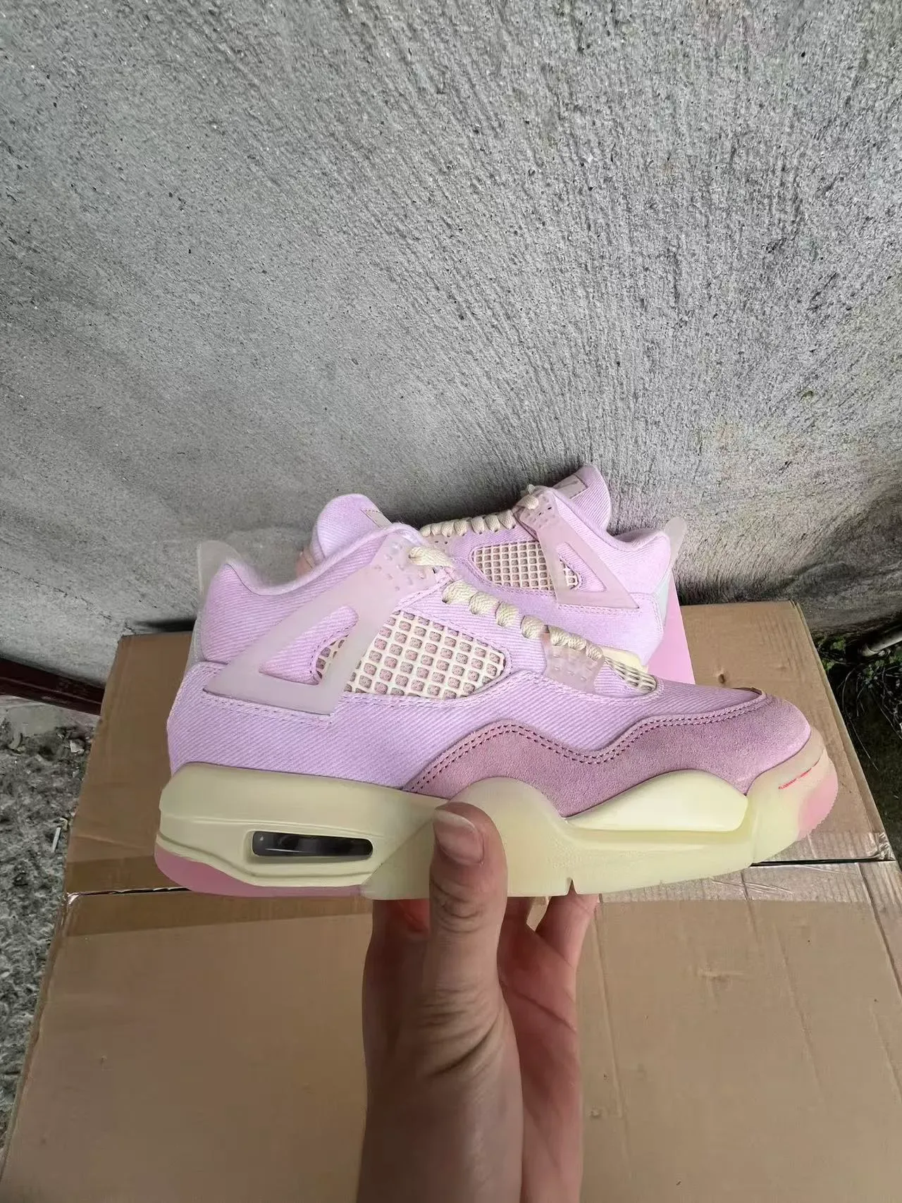 Tênis lifestyle Air Jordan 4 rosa e creme 7