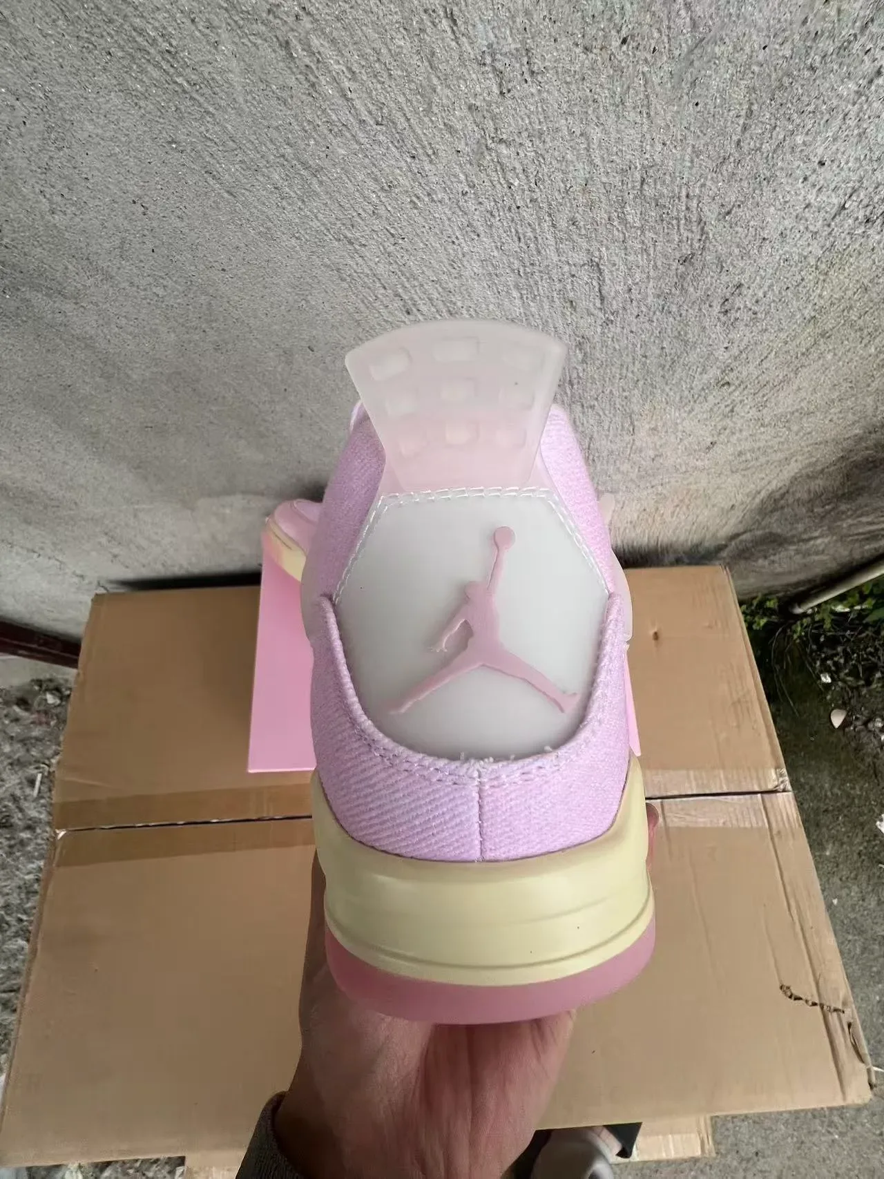 Tênis lifestyle Air Jordan 4 rosa e creme 8