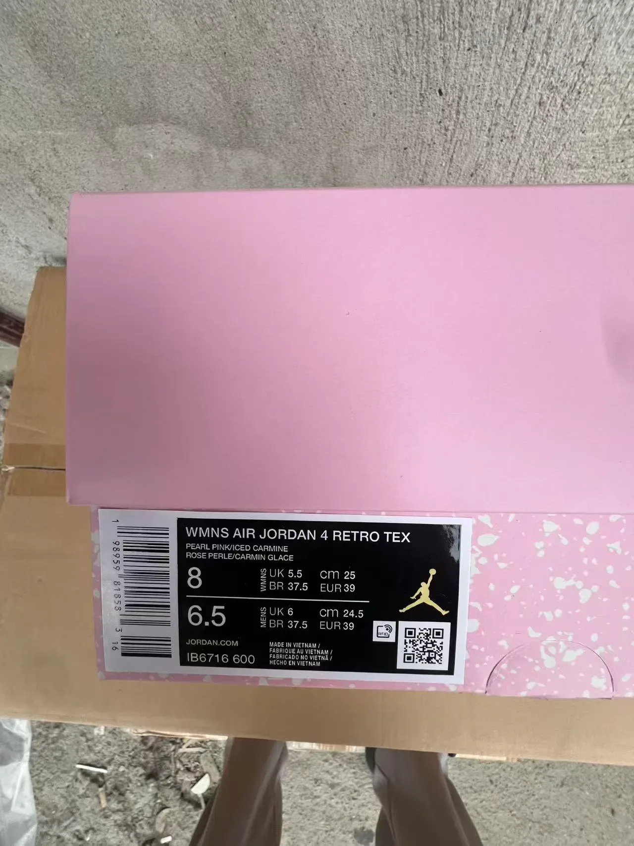 Tênis lifestyle Air Jordan 4 rosa e creme 10