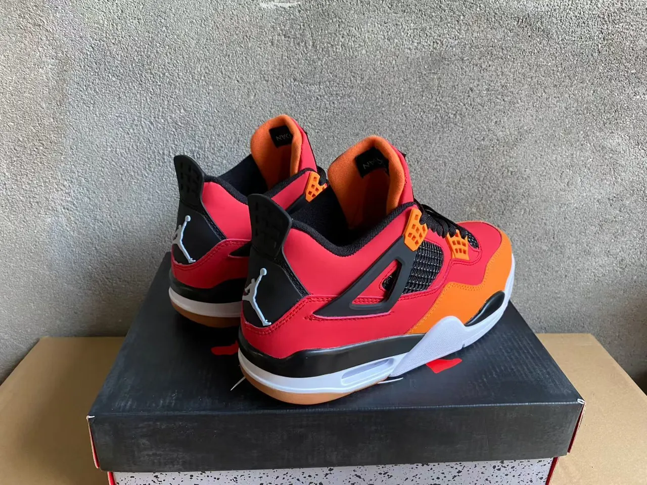 Chaussures de basketball Air Jordan 4 rouge orange noir 4