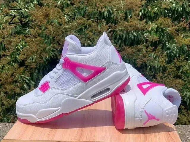 Air Jordan 4 Tênis de Basquete Branco e Rosa 5