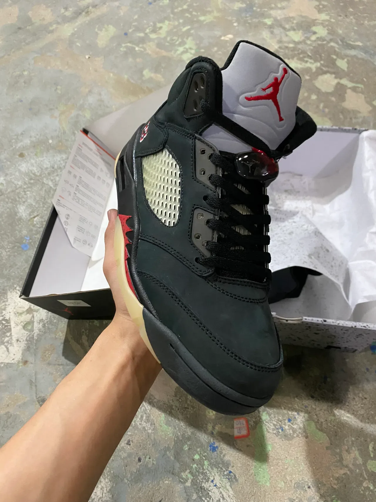 Air Jordan 5 Preto Vermelho Goma Tênis de Basquete 2
