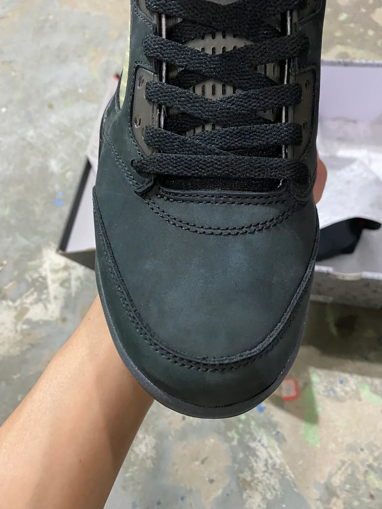 Air Jordan 5 Preto Vermelho Goma Tênis de Basquete 3